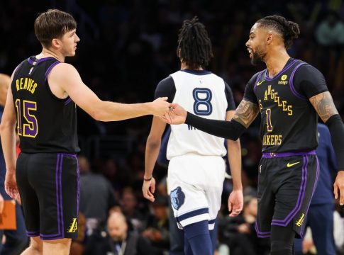 Απολαυστικοί οι Λέικερς κόντρα στο Μέμφις (134-107) – Μυθικός Χαλιμπέρτον απέναντι στους Σίξερς (132-126)