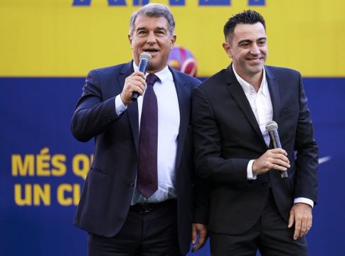 Στηρίζει Τσάβι ο Λαπόρτα: «Είμαστε περήφανοι που είναι προπονητής μας»