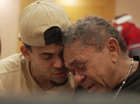 H συγκινητική στιγμή της επανένωσης του Λουίς Ντίας με τον πατέρα του μετά την απαγωγή του (pics)