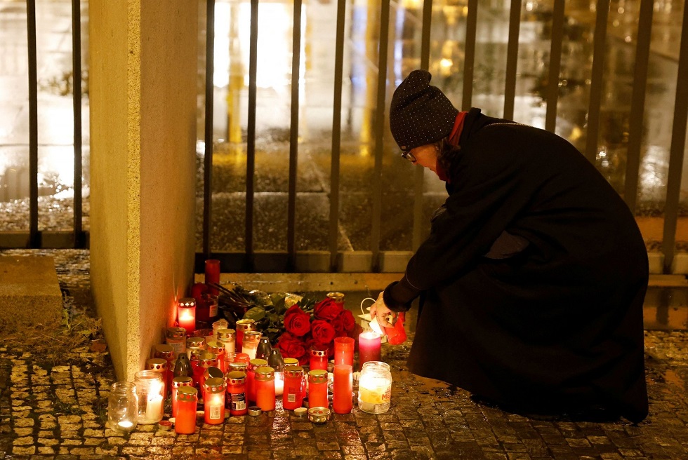 Μακελειό στην Πράγα: Μαρτυρίες όσων κατάφεραν να σωθούν από τον δράστη – «Υπήρχε μόνο αίμα στο πανεπιστήμιο»