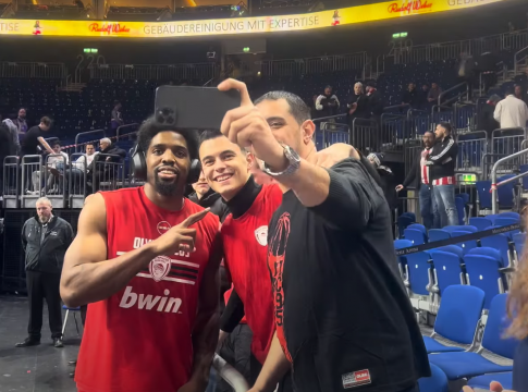 Οι selfie του ΜακΚίσικ, το απίστευτο δεύτερο ημίχρονο και το… ανανεωμένο τελετουργικό (vid)