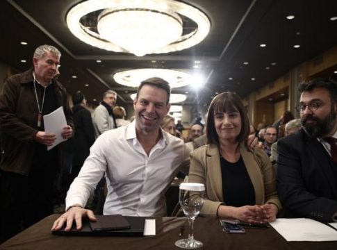 Κεντρική Επιτροπή ΣΥΡΙΖΑ: «Καμπανάκια», αιχμές και λίγο… πιάνο – Τουλάχιστον αυτή τη φορά δεν είχε διάσπαση