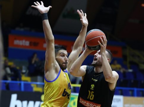 Χωρίς κόσμο η ΑΕΚ στο Περιστέρι