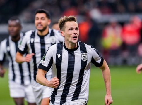 Γιορτάζει την πρόκριση στην κατάμεστη Τούμπα ο ΠΑΟΚ