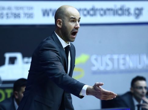 Ο Σπανούλης «τα είπε» σε έντονο ύφος με φίλαθλο μετά την ήττα του Περιστερίου (vid)