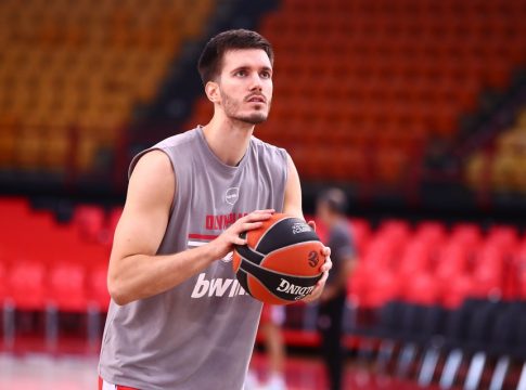 Ποιο είναι το πλάνο του Μπαρτζώκα για τον Πετρούσεφ…