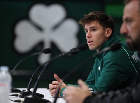 Βαγιαννίδης: «Πάμε για τη νίκη, πρέπει να τιμάμε το τριφύλλι που φοράμε στο στήθος»