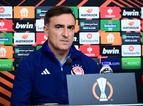 Καρβαλιάλ: «Οποιος φοράει τη φανέλα του Ολυμπιακού πρέπει να είναι έτοιμος να αποδώσει στο μάξιμουμ»