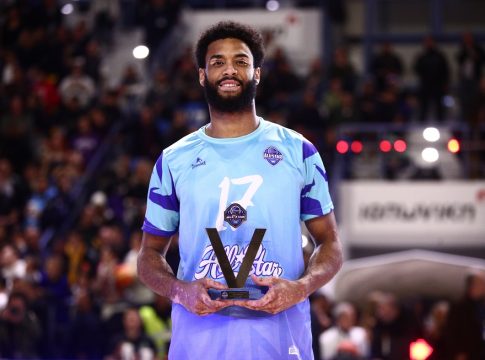 Νικητής του διαγωνισμού καρφωμάτων ο Ρένφρο (vid)