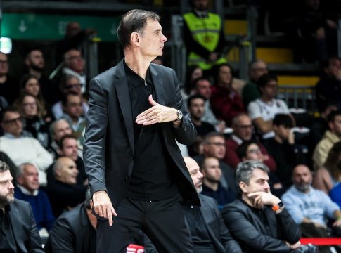 Η αντίδραση της χρονιάς από τον Μπαρτζώκα: Το «χοροπηδηχτό» και οι… μπουνιές στον αέρα (vid)