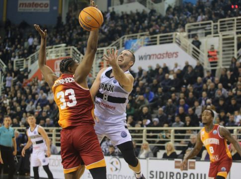ΠΑΟΚ – Γαλατασαράι 79-85: Έχασε, αλλά κράτησε τη διαφορά και πάει με πλεονέκτημα στο play-in ο Δικέφαλος