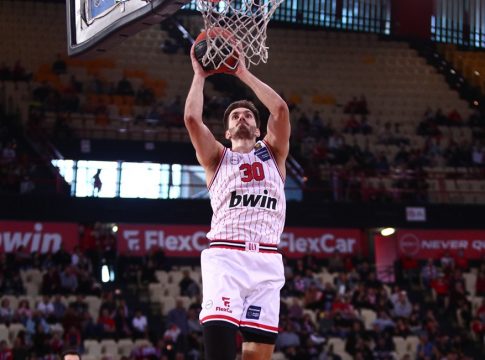 Για αυτό τον ήθελε ο Μπαρτζώκας – Το πληθωρικό παιχνίδι του Φίλιπ Πετρούσεφ (vids)