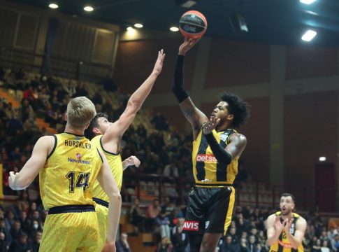 Λαύριο – ΑΕΚ 75-90: Πρώτη εκτός έδρας νίκη με σόου Τίλμαν για την Ένωση