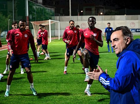 Ο Καρβαλιάλ, ο Μαρτίνεθ, η κροτίδα και τα δακρυγόνα