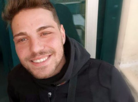 Θρίλερ με την εξαφάνιση του 27χρονου γεωπόνου από τον Ελαιώνα – Τα μηνύματα τρόμου και οι εικόνες με όπλα