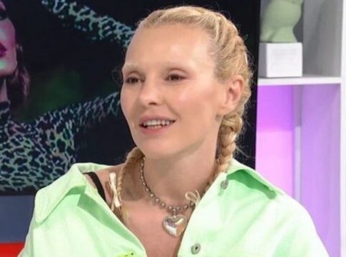 Σάλος με την Τάμτα: «Αηδία! Λυπάμαι! Σταματήστε τις μ@λ@κ@#ς…» – Η εμφάνιση που προκάλεσε ορυμαγδό σχολίων (pics)