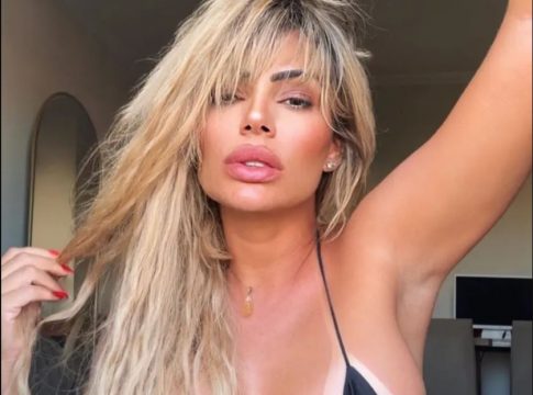 Πρώην μοντέλο έγινε πάστορας και τώρα κάνει καριέρα στο OnlyFans