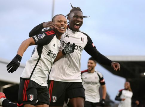 Η Φούλαμ έδωσε νέο χαστούκι στην Άρσεναλ (2-1) – Επιστροφή στις νίκες για Τότεναμ (3-1)