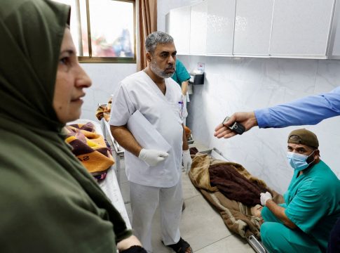 Στη Γάζα δίνουν ηρεμιστικά στα παιδιά για να απαλύνουν τον πόνο τους καθώς πεθαίνουν