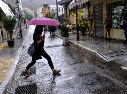 Βροχερός ο καιρός την Δευτέρα – Σε ποιες περιοχές θα χιονίσει