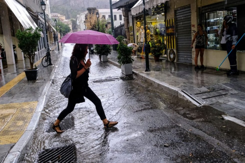 Βροχερός ο καιρός την Δευτέρα – Σε ποιες περιοχές θα χιονίσει