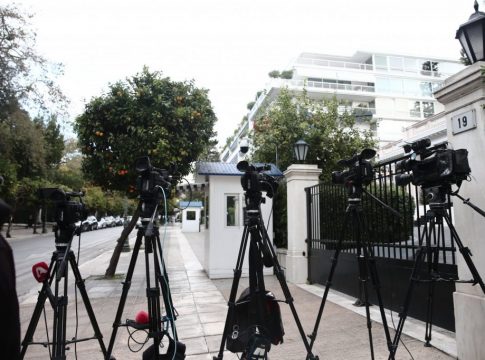 Στις 12:30 οι ανακοινώσεις: Τι θα πει η Κυβέρνηση για τα γήπεδα- Το επικρατέστερο σενάριο