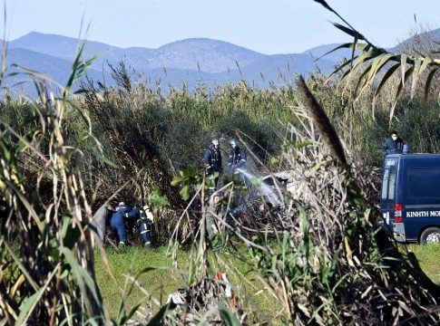 Καλαμάτα: Αποκολλήθηκε κρίσιμο κομμάτι του αεροσκάφους T-2 – Ποια σενάρια εξετάζουν οι ειδικοί