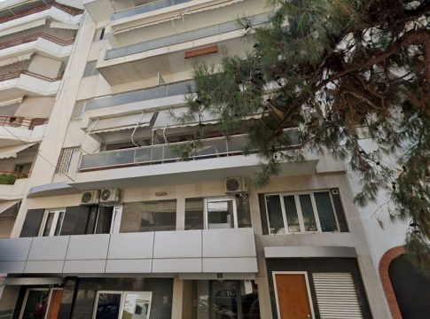 36χρονη βρέθηκε στο κενό από τον 3ο όροφο – Την είχε δέσει χειροπόδαρα ο σύντροφός της