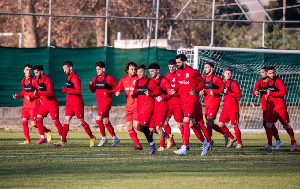 Πανσερραϊκός: Τέλος οι Χαγεκ και Κολομπίνο, πρώτη προπόνηση για Ουάρντα