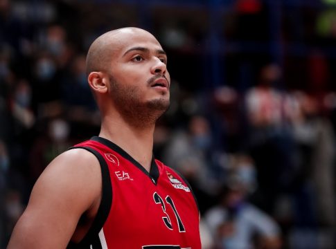 «Σοκ» με Σίλντς στην Αρμάνι Μιλάνο (pic)