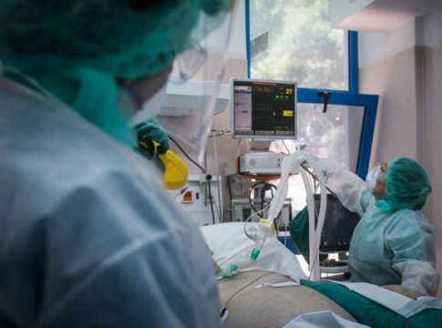 Φόβοι για το χειμερινό κύμα Covid-19 – Το μεταδοτικό στέλεχος JN.1 και η επιστροφή της μάσκας