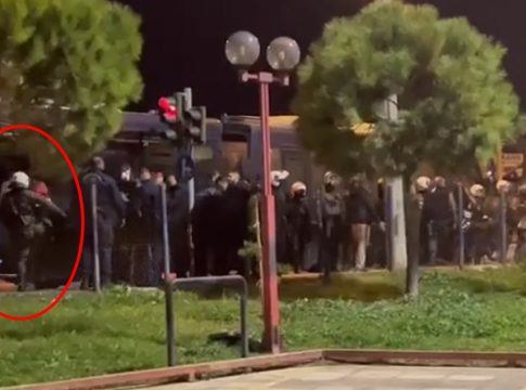 Προσαγωγές με κλωτσιές από την Αστυνομία! Δείτε αποκαλυπτικό βίντεο! (update)