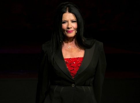 Ζωζώ Σαπουντζάκη: Η φωτογραφία που τη δείχνει να τραγουδά σε νυχτερινό κέντρο τη δεκαετία του 1950