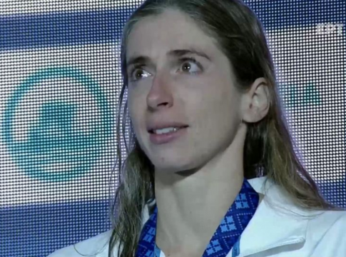 Τα δάκρυα της Ντουντουνάκη στην απονομή του χρυσού μεταλλίου (vid)