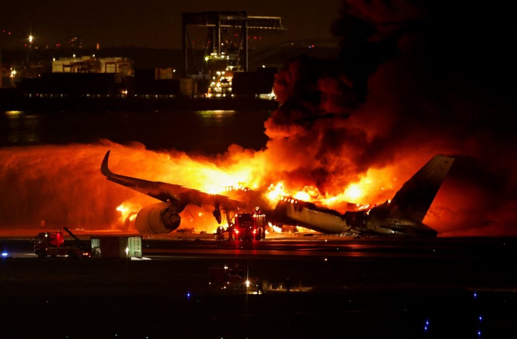 Η οδηγία του πληρώματος της Japan Airlines που έσωσε τους επιβάτες από βέβαιο θάνατο