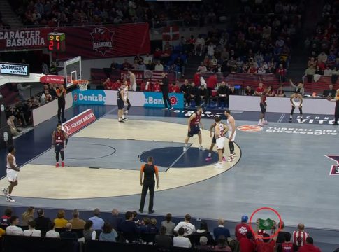 Απίστευτος οπαδός του Ολυμπιακού ύψωσε σημαία του… ΠΑΣΟΚ στο γήπεδο της  Μπασκόνια
