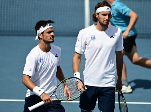 Australian Open: Αποκλεισμός για τα αδέρφια Τσιτσιπά στο διπλό (2-0)