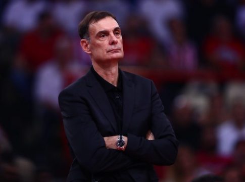 Ο Μπαρτζώκας, ο Τανούλης και τα ελληνικά διαβατήρια