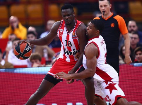 Στο 10-8 ο Ολυμπιακός και στην 6άδα μετά τη νίκη επί της Αρμάνι (pic)