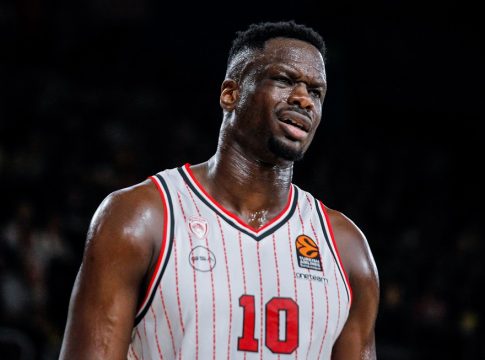 Ολυμπιακός: Δύσκολα με Μακάμπι ο Φαλ, προλαβαίνει ο Πετρούσεφ