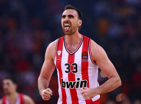 Μιλουτίνοφ για την αποθέωσή του από τον κόσμο: «Για αυτό γύρισα στον Ολυμπιακό»