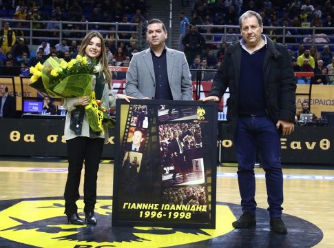 Τίμησε τη μνήμη του Γιάννη Ιωαννίδη η ΑΕΚ (pics & vid)