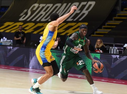 Πότε θα χάσει βολή ο Κέντρικ Ναν; Το 100% ευστοχίας σε πρωτάθλημα και Euroleague και τα δύο ρεκόρ που κυνηγάει