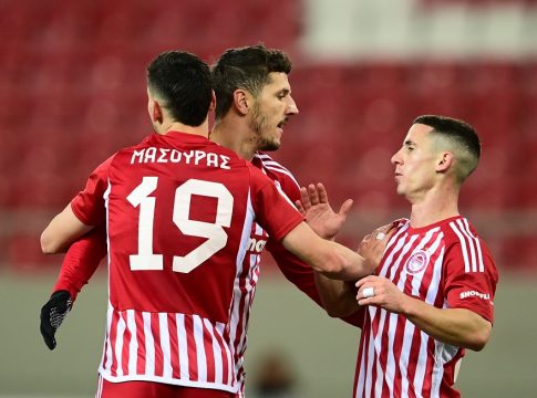 Νίκησε, κέρδισε χρόνο και βλέπει Λεωφόρο