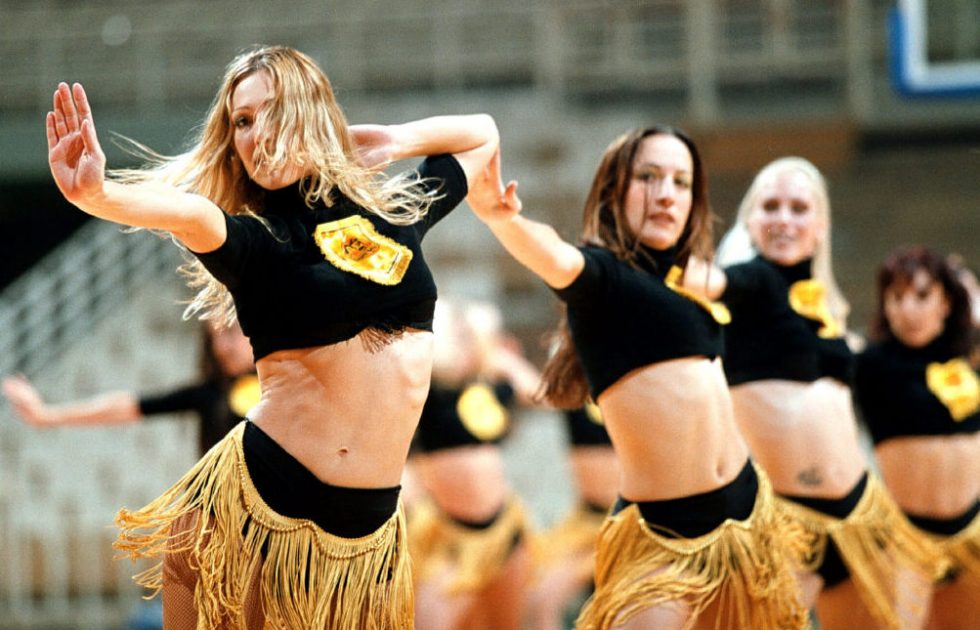 Στο ματς με τον Άρη η ΑΕΚ επαναφέρει τις cheerleaders