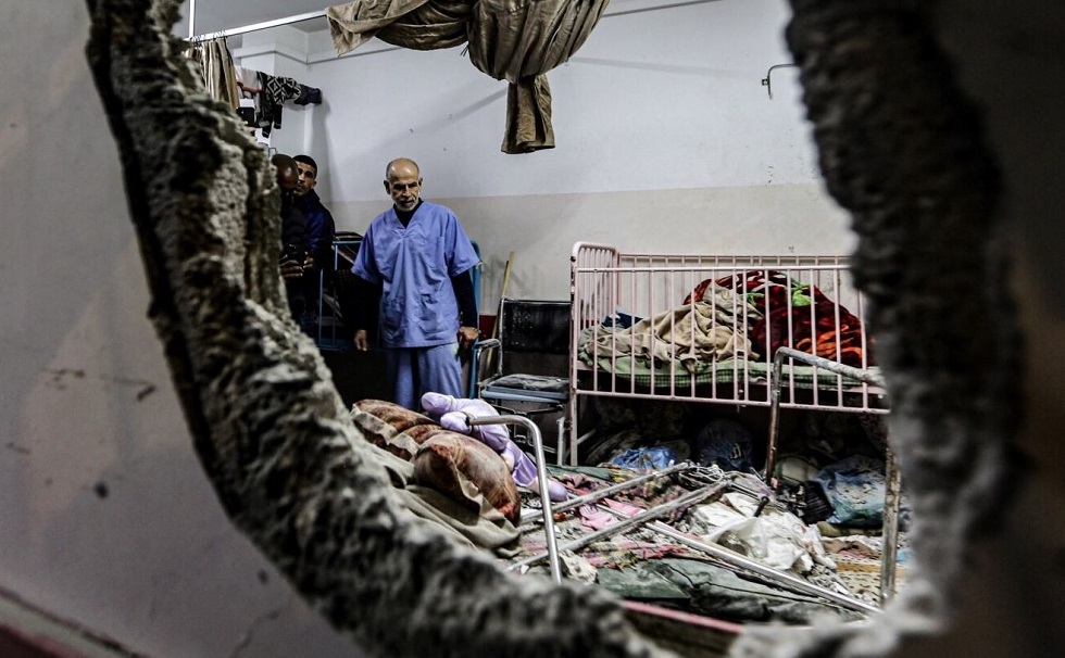 Γάζα: Εντείνονται οι μάχες γύρω από το μεγαλύτερο εν λειτουργία νοσοκομείο – Θα καταρρεύσει, λέει ο ΠΟΥ