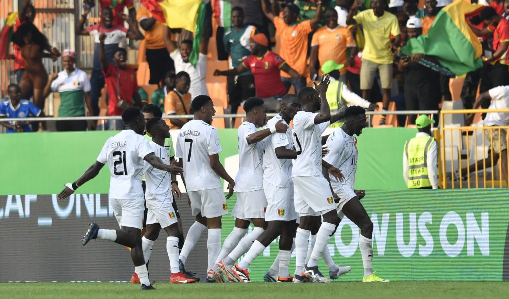Copa Africa: Μοιρασιά για Καμερούν και Γουινέα, ντου οπαδών μετά τη λήξη της αναμέτρησης (1-1,vid)