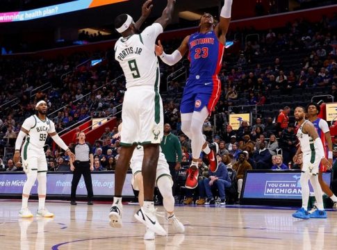 Τα highlights από τη δύσκολη νίκη των Μπακς κόντρα στους Πίστονς (vid)