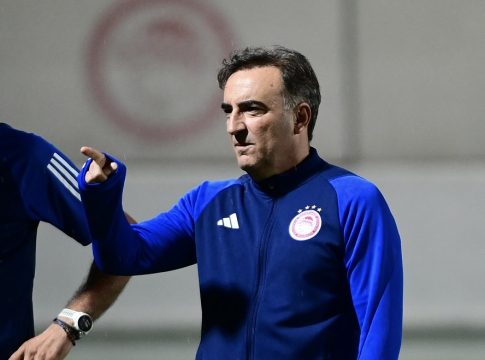 Η 11άδα του Ολυμπιακού στη Λεωφόρο – Εκπλήξεις από τον Καρβαλιάλ