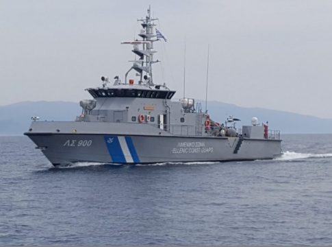 Όλμος εντοπίστηκε κοντά στην ακτή στο Καλαμάκι Κορινθίας – «Συναγερμός» στο Λιμενικό